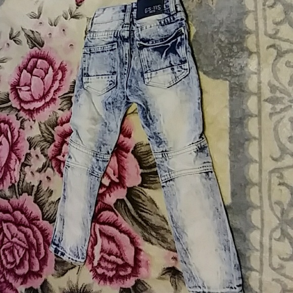 Jeans - Picture 3 of 4